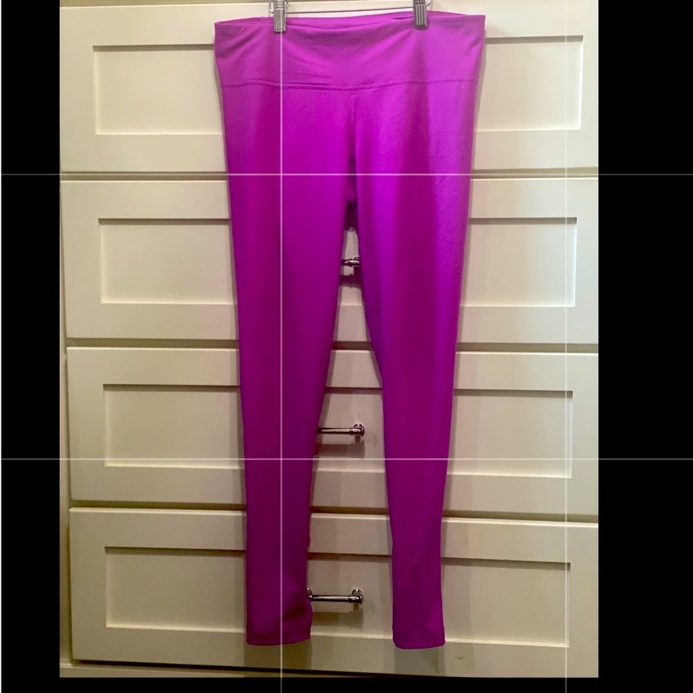 Women’s under armour embossed rush fuchsia running leggings